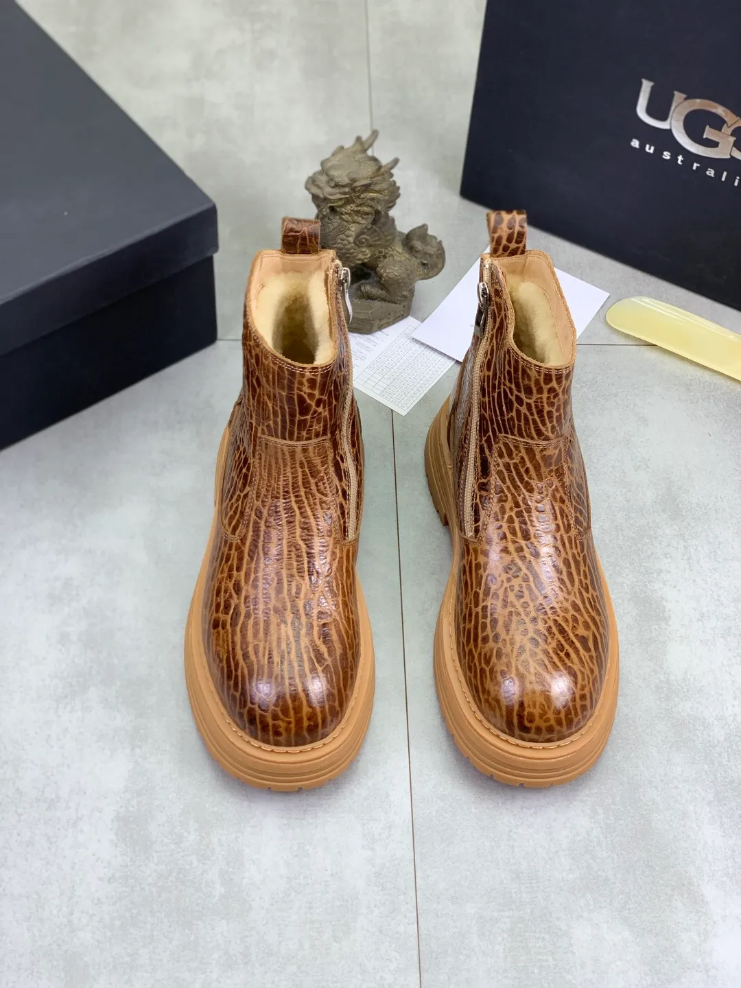 Men's men's shoes 💰P660 New arrival 🆕🆕🆕 IUGGI Men's British retro Martin boots Winter new men's outdoor hiking boots First layer of cowhide on the outside and wool on the inside Comfortable and warm Rubber sole sole Non-slip and firm Trendy and fashionable Casual and versatile Size: 38-44 (45 customized) Color: three colors